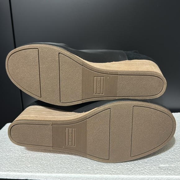 Women’s size 10 | Toms | Black Leather | suede | Wedge Ankle Boots - Picture 4 of 5